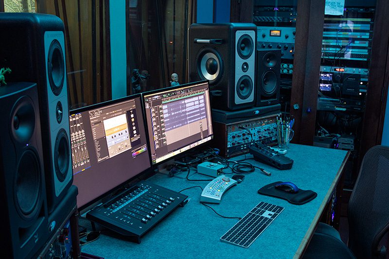 Control-Room-Aqua-2929