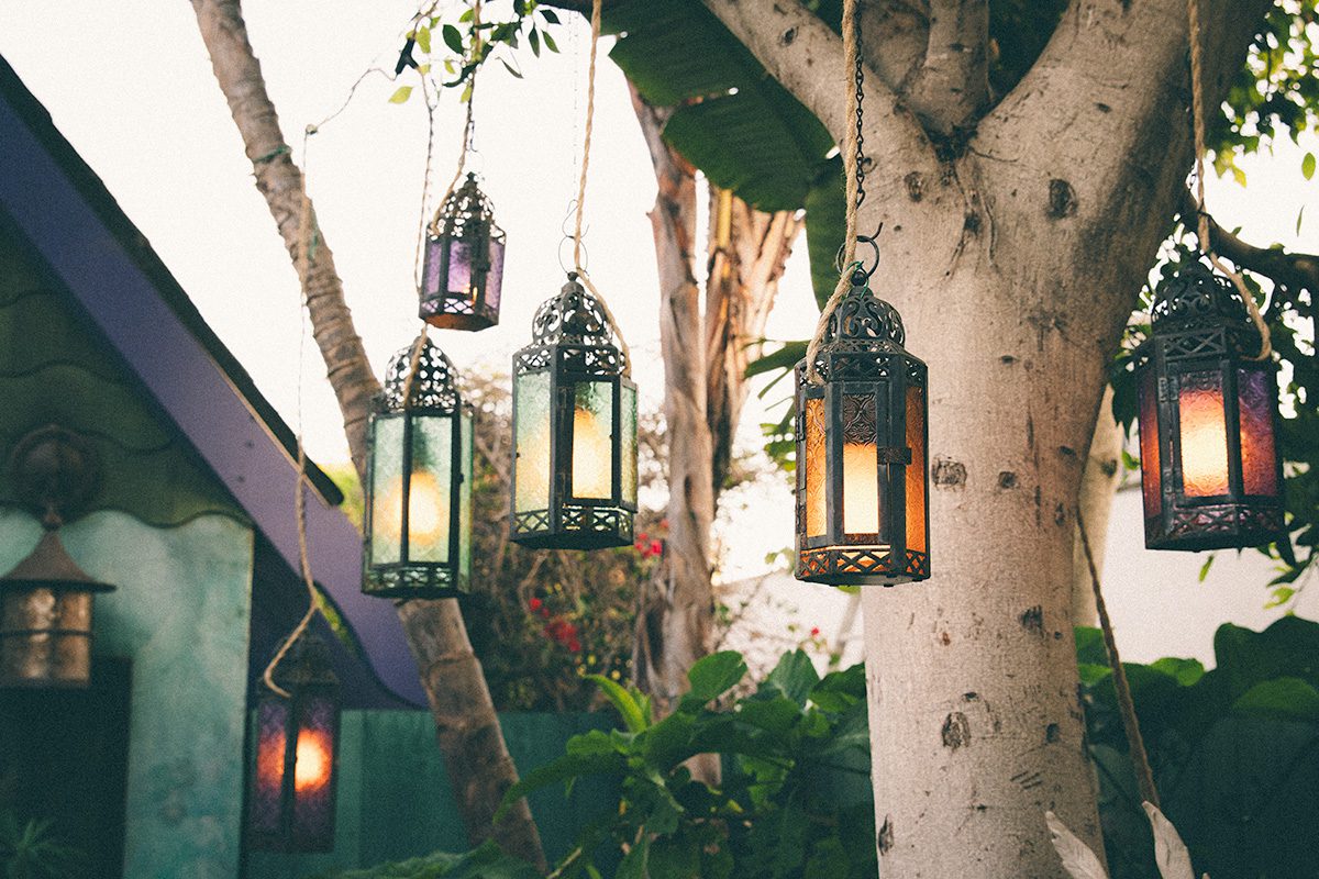 Courtyard-Lanterns-3202